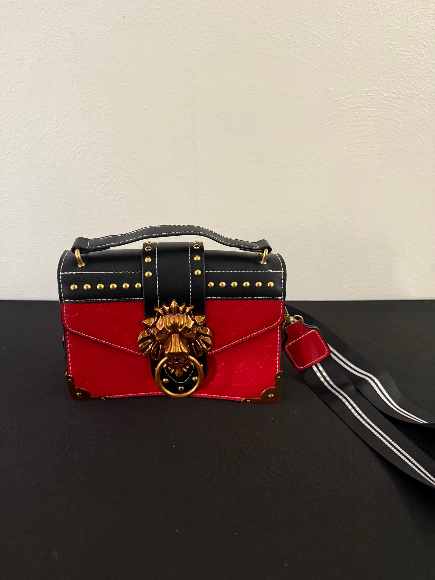 The Lion Crossbody *more colors available*