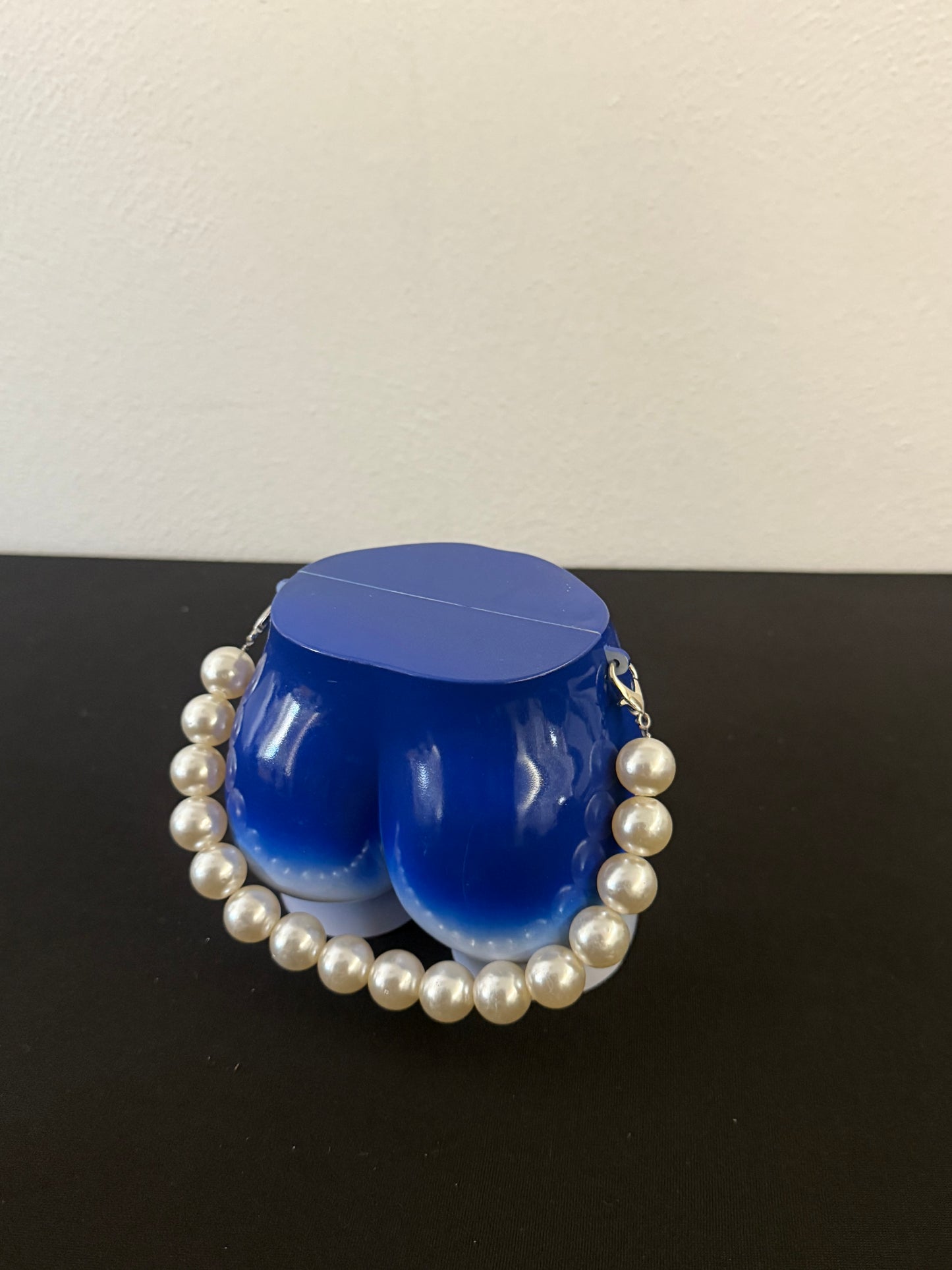 The Glute Bag: A Bold, Sculptural Novelty Clutch